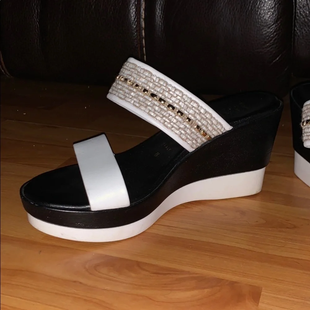 Italian Shoemakers black & white wedge heels 8 - Picture 3 of 4